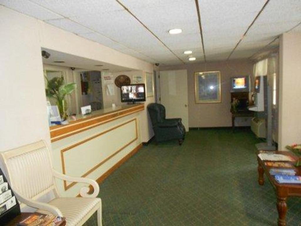 Economy Inn Wall Interieur foto